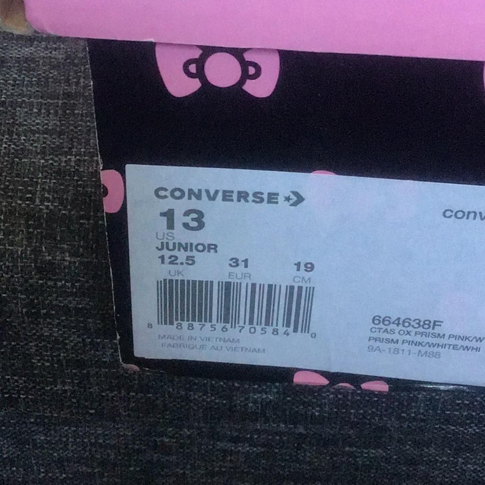 Hello kitty converse - Picture 6 of 6